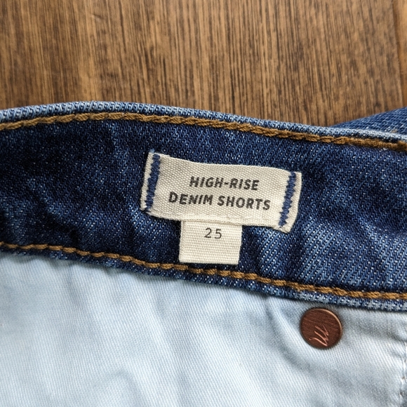 Madewell High-Rise Denim Shorts - Picture 8 of 9